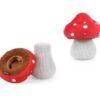 PLAY Blooming Buddies Mutt Mushroom Deze PLAY Blooming Buddies Mutt Mushroom houd je hond lekker bezig, voorkomt verveling en bevordert mentale stimulatie. Het speeltje is in de vorm van een rode paddenstoel met witte stippen en bevat krinkelgeluiden, een squeaker en kraakgeluiden in de stam. De paddenstoel kan los van de stam worden gehaald voor extra speelplezier voor jouw hond. De buitenkant heeft een dubbele laag en versterkte stiksels voor extra duurzaamheid. De vulling van de PLAY Blooming Buddies Mutt Mushroom is van 100% gerecyclede plastic flessen gemaakt en daarmee dus milieuvriendelijk. Afmeting: 19 x 13 x 10 cm Let op: Er is geen enkel hondenspeelgoed in de wereld wat niet kapot kan. Ondanks de dubbele stiksels, dubbele laag stof aan de buitenkant en de algehele stevigheid van het speelgoed, zou het kapot kunnen gaan. Op hondenspeelgoed zit geen garantie.Kies dus het juiste soort speeltje voor jouw hond zijn kauw- en speelbehoefte. Haal kapotte speeltjes meteen weg en laat jouw hond alleen spelen onder toezicht. Over P.L.A.Y. Hondenspeelgoed PLAY staat bekend om hun fantastische design en vrolijke, aansprekende kleuren. PLAY Dog Toys Het hondenspeelgoed van P.L.A.Y. is handgemaakt en de stevige buitenkant en dubbel gestikte randen zorgen voor extra duurzaamheid. De vulling van de speeltjes is gemaakt van gerecycled materiaal. Verder voldoet het hondenspeelgoed van Play aan dezelfde strenge kwaliteitsnormen voor het vervaardigen van baby- en kinderspeelgoed. Zo worden er AZO-vrije kleurstoffen gebruikt en is het geschikt voor de wasmachine en droger. P.L.A.Y. hondenspeelgoed Het hondenspeelgoed van PLAY wordt in Amerika ontworpen. Een collectie hondenspeeltjes van PLAY zijn doorgaans 5 verschillende speeltjes allemaal met hetzelfde thema. Bekend van Instagram Als jij honden volgt via Instagram, dan kan het niet missen dat je de P.L.A.Y. hondenspeeltjes wel eens voorbij hebt zien komen. Niet zo gek want de grappige en levensechte speeltjes zijn perfect voor een geweldige foto samen met jouw hond. Vergeet je A Lot for Doodles niet te taggen op Instagram? PLAY hondenspeeltjes bij A Lot for Doodles Bestel je Play hondenspeelgoed eenvoudig bij A Lot for Doodles. Of je nu een lief en schattig knuffeltje zoekt of een grappige, ondeugende speelkameraad voor je hond, je slaagt zeker weten met het ruime assortiment wat uit voorraad leverbaar is. Heb je vragen over onze producten of advies nodig wat je het beste kunt bestellen? Neem gerust contact met ons op, we helpen je graag verder.
